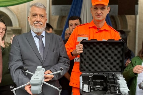 Prefeitura faz entrega de drone ao Corpo de Bombeiros de Muriaé