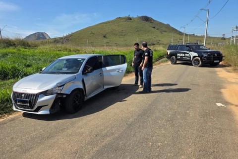 Polícia Civil de Muriaé apreende drogas e prende dois suspeitos após perseguição e acidente