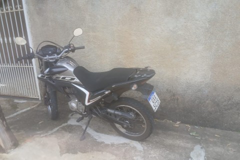 Moto roubada em Três Pontas é recuperada pela Polícia em Muriaé