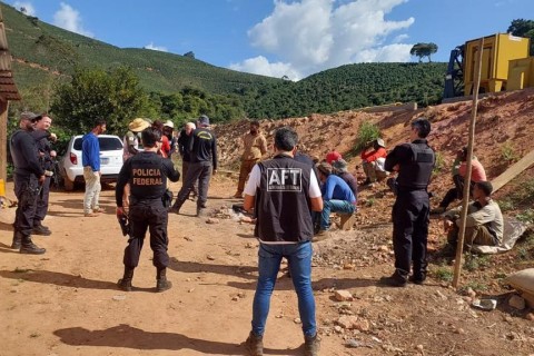 Quase 90 trabalhadores em condições análogas à escravidão são resgatados em fazendas de café