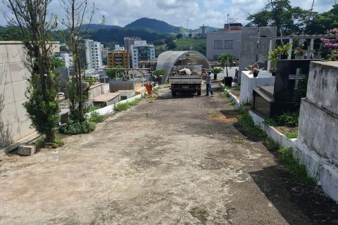 Prefeitura realiza ação de limpeza e manutenção dos Cemitérios Municipais