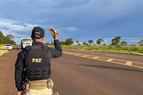 PRF registra 14 mortes e mais de 3 mil flagrantes por excesso de velocidade durante Natal em MG